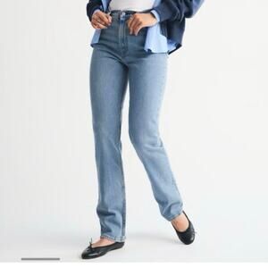 Abercrombie and Fitch Ultra High Rise 90s Straight Jean size 6 xlong